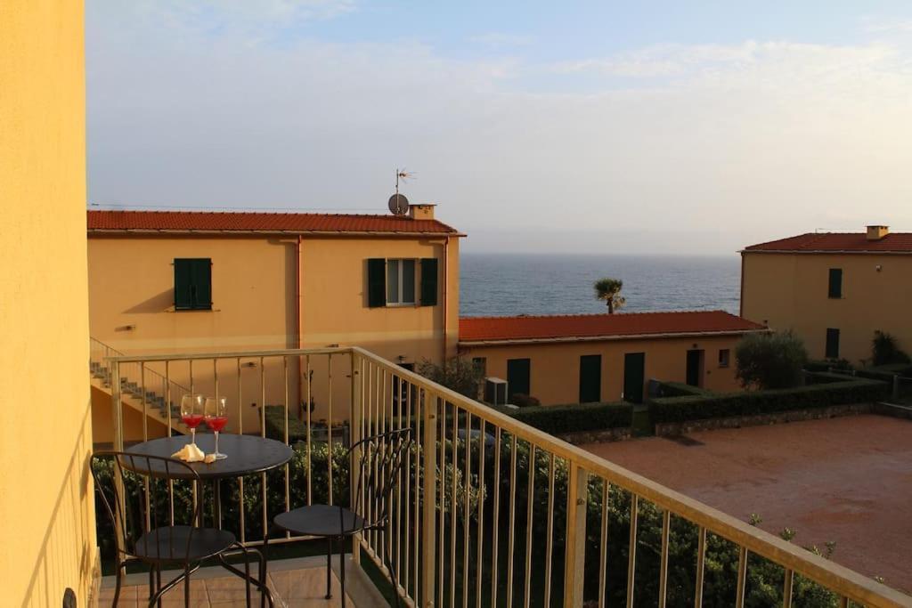 Appartamento Romantico Con Piscina แชร์โว ภายนอก รูปภาพ
