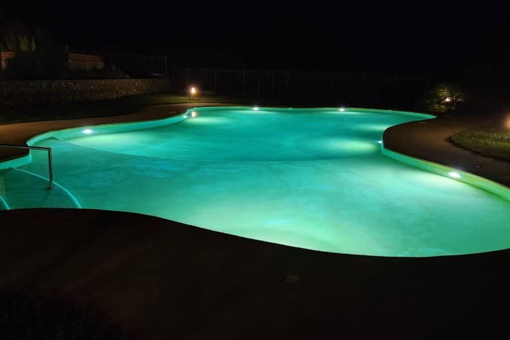 Appartamento Romantico Con Piscina แชร์โว ภายนอก รูปภาพ